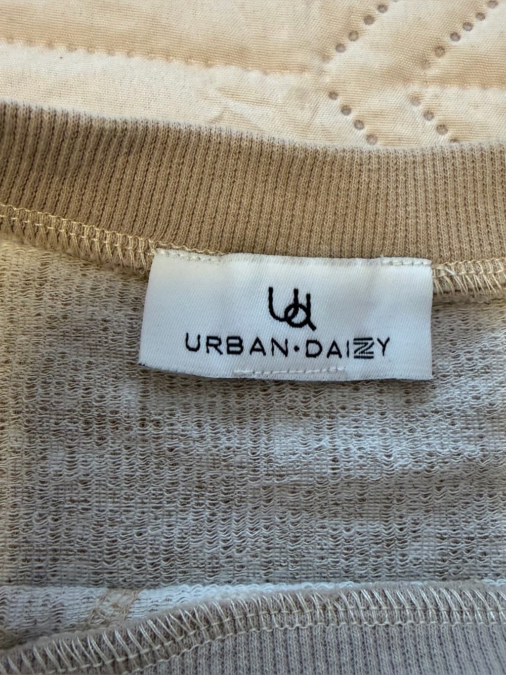 Urban Daizy Neutral Ribbed Pullover - Picture 5 of 8